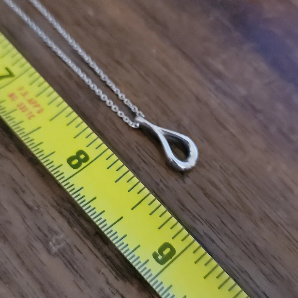 Tiffany & Co. Silver Open Teardrop Paloma Picasso Pendant Necklace - Picture 6 of 8